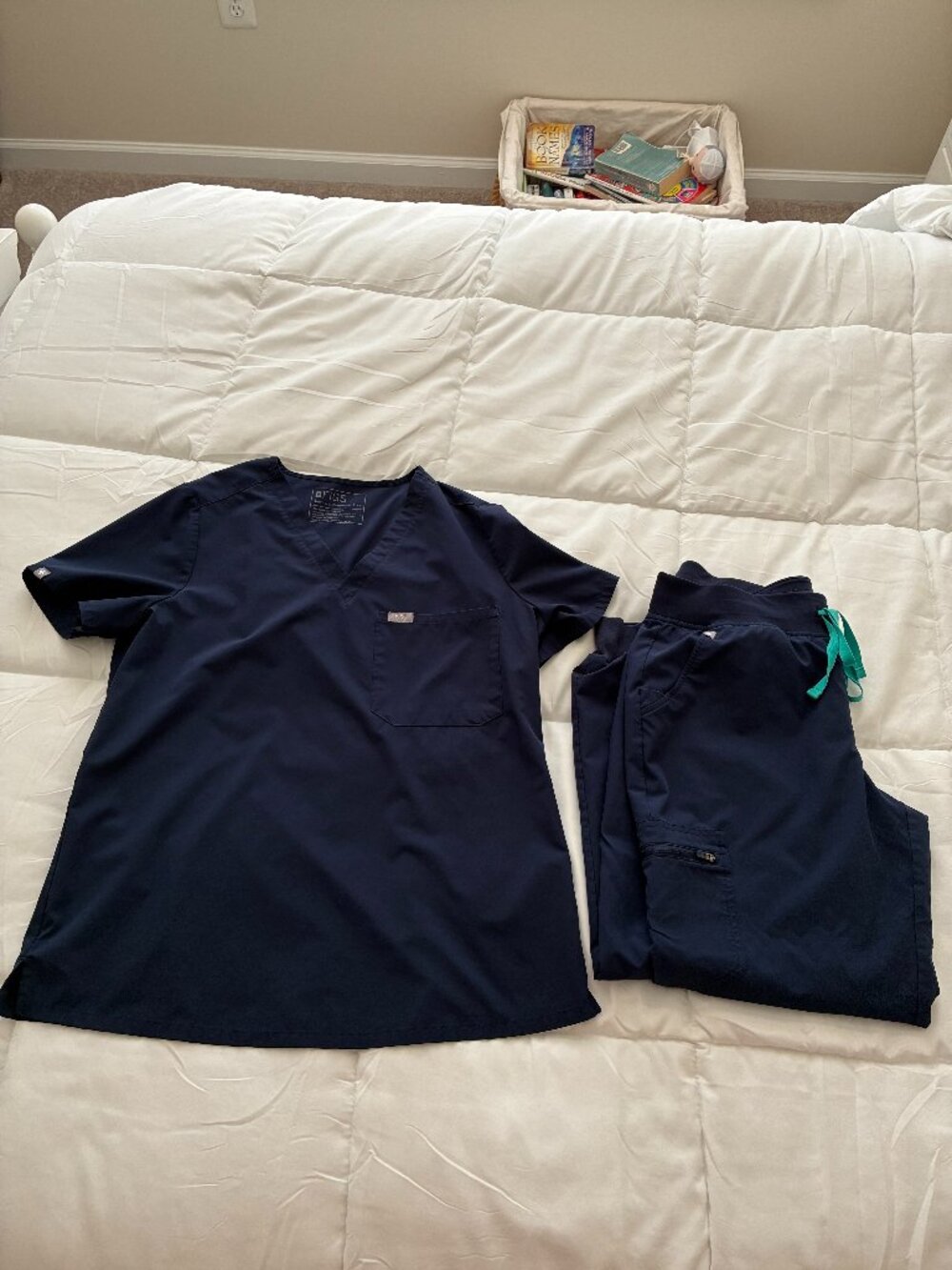 Fig scrubs size medium Navy